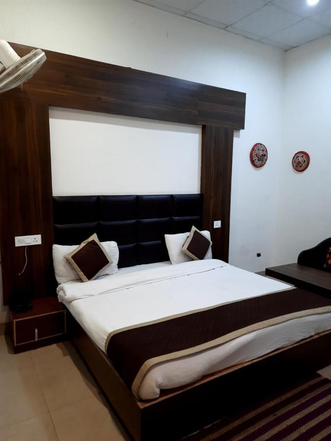 Hotel Green Park Nainital Eksteriør billede